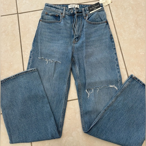 Abercrombie & Fitch Denim - Abercrombie & Fitch Light Blue '90s Relaxed High-Rise Jeans